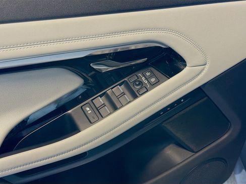 Used 2023 Land Rover Range Rover Evoque R-Dynamic SE AWD/4WD image 18