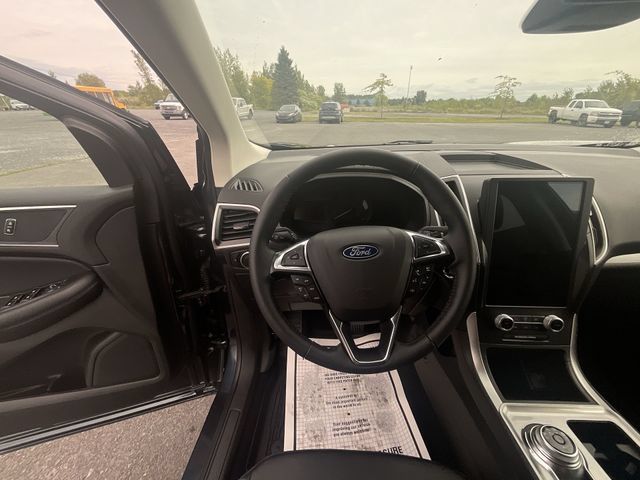 Certified 2024 Ford Edge SEL w/ Convenience Package AWD/4WD image 15