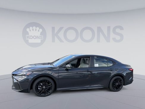 New 2026 Toyota Camry SE image 2