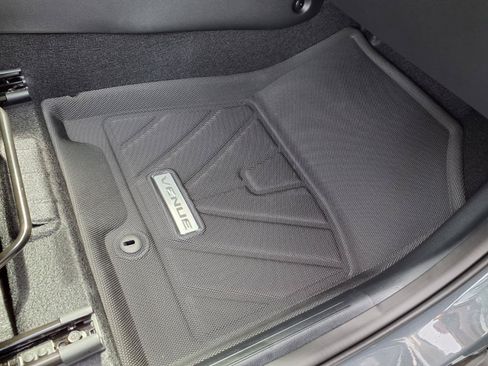 Used 2026 Hyundai Venue SEL FWD image 24