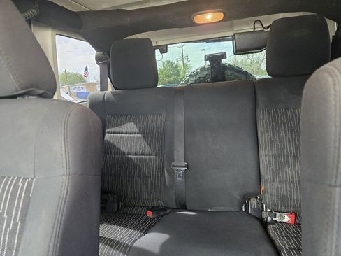 Used 2012 Jeep Wrangler Unlimited Sahara w/ Connectivity Group AWD/4WD image 18