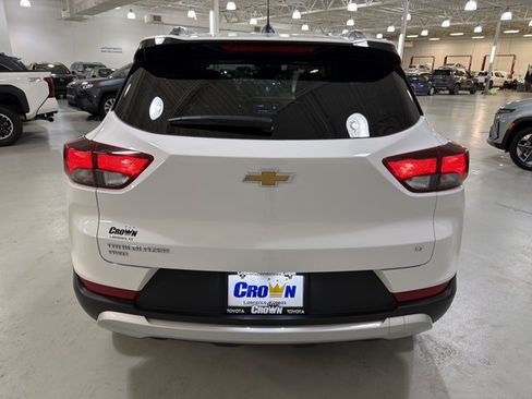 Used 2025 Chevrolet TrailBlazer LT AWD/4WD image 7
