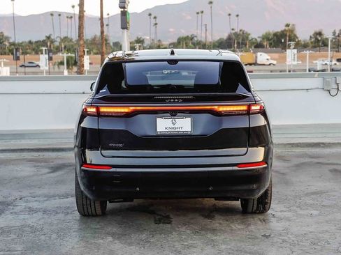 New 2025 Jeep Wagoneer S Launch Edition image 8