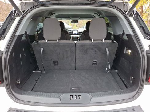 Used 2022 Ford Explorer XLT image 29