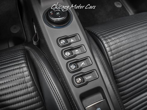 Used 2019 Ford GT RWD image 16