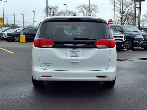 Used 2023 Chrysler Voyager LX FWD image 24