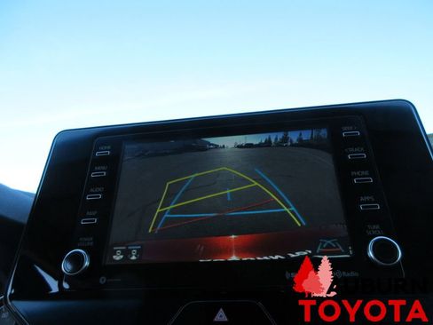 Certified 2022 Toyota Venza LE image 18