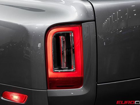 Used 2022 Rolls-Royce Cullinan image 19