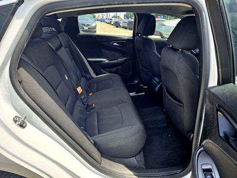 Used 2018 Chevrolet Malibu LS image 14