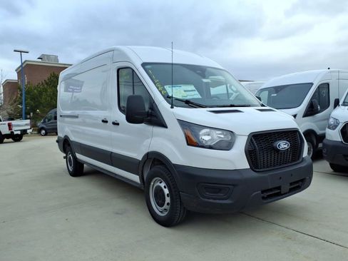 New 2026 Ford Transit 250 148 Medium Roof RWD image 3
