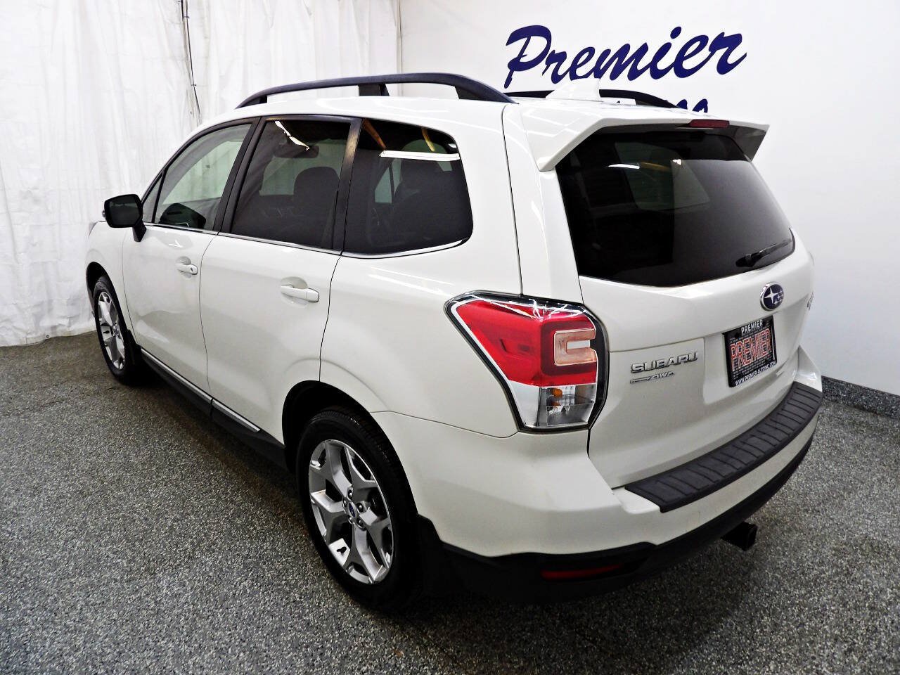 Used 2017 Subaru Forester 2.5i Touring AWD/4WD image 4