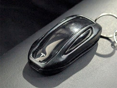 Used 2018 Tesla Model X 75D image 20