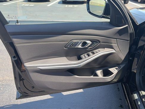 Used 2020 BMW 330i xDrive Sedan w/ Premium Package image 9