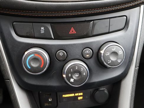 Used 2019 Chevrolet Trax LT w/ Driver Confidence Package FWD image 24