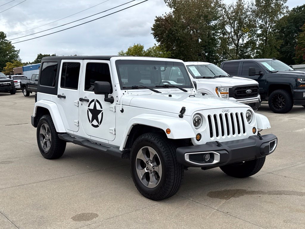 Used 2018 Jeep Wrangler Unlimited Sahara w/ Connectivity Group AWD/4WD image 19
