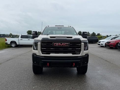 Used 2026 GMC Sierra 2500 AT4X AWD/4WD image 2