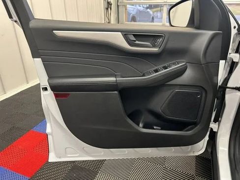 Used 2022 Ford Escape SE AWD/4WD image 8
