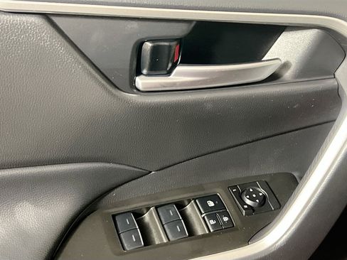 Used 2025 Toyota RAV4 XLE w/ Convenience Package FWD image 16