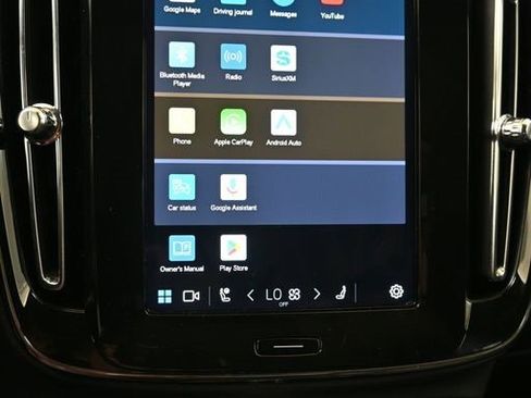 Certified 2025 Volvo XC40 B5 Core image 27