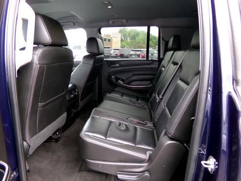 Used 2018 Chevrolet Suburban LT image 36
