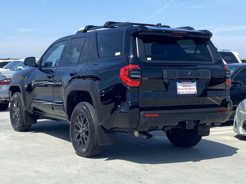 Certified 2025 Toyota 4Runner SR5 image 5