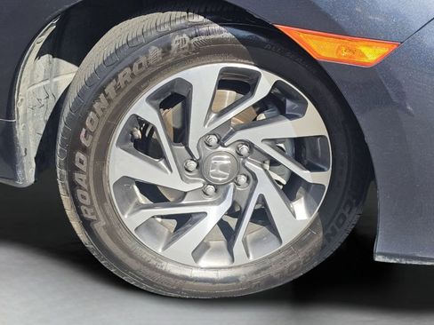 Used 2018 Honda Civic EX image 17