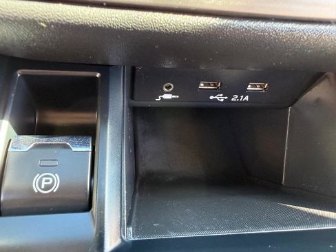 Used 2022 Subaru Legacy image 11