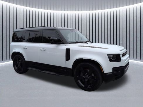 Used 2024 Land Rover Defender 110 X-Dynamic SE image 3