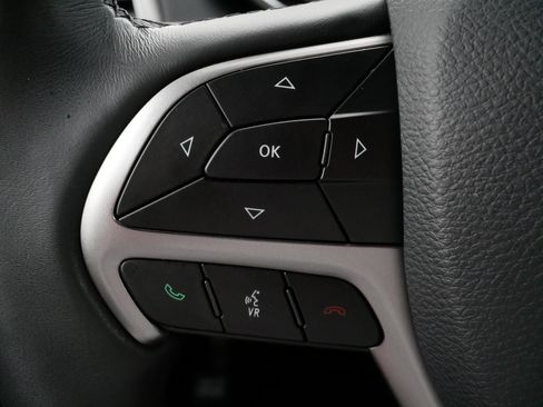 Used 2019 Jeep Grand Cherokee Limited image 27