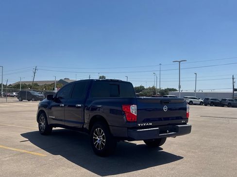 Used 2021 Nissan Titan SV RWD image 21