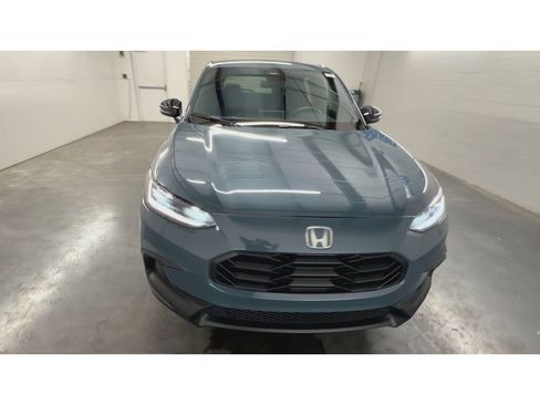 Used 2025 Honda HR-V Sport image 3
