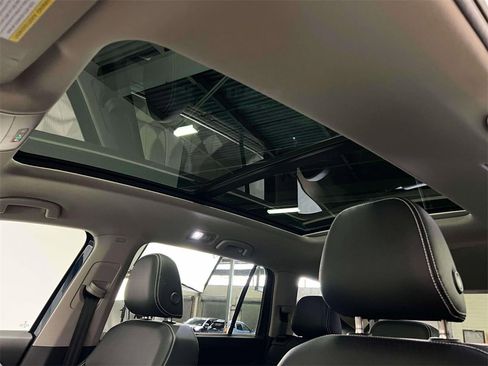 Used 2023 Volkswagen Atlas SEL image 22