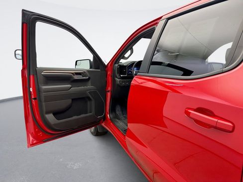 Used 2024 Chevrolet Silverado 1500 LT image 9