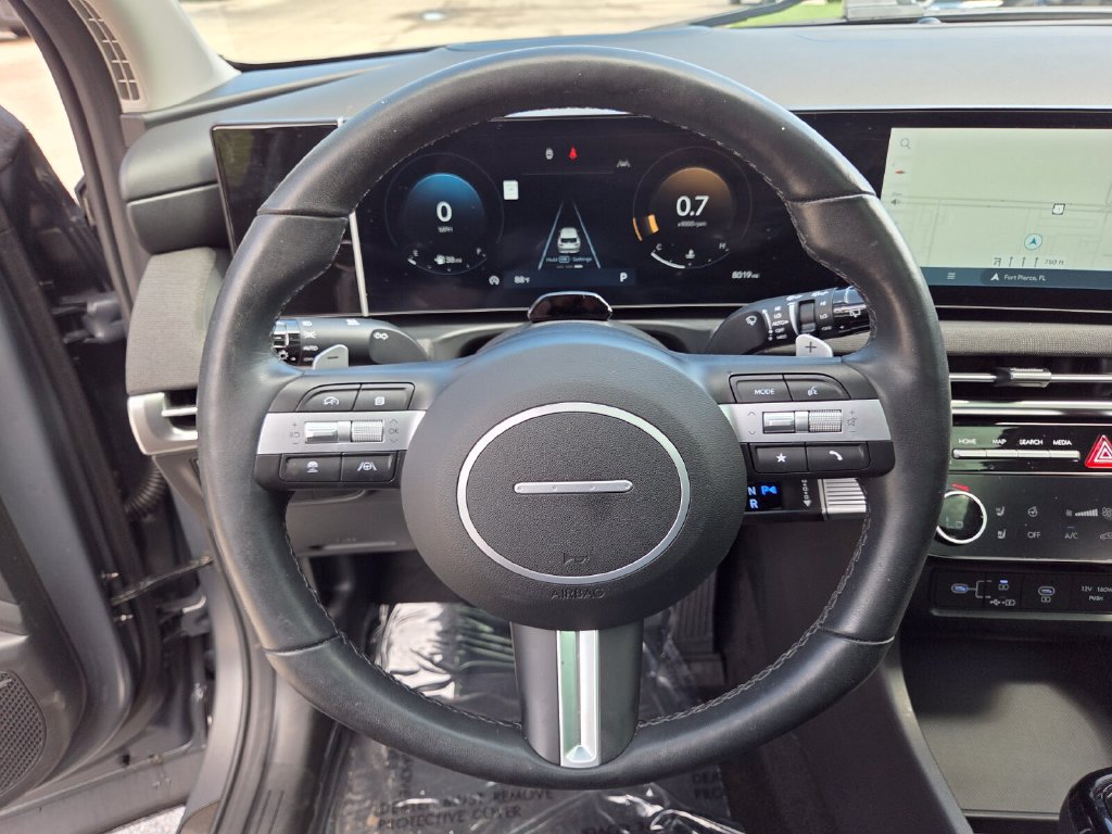 Used 2025 Hyundai Tucson Limited FWD image 33