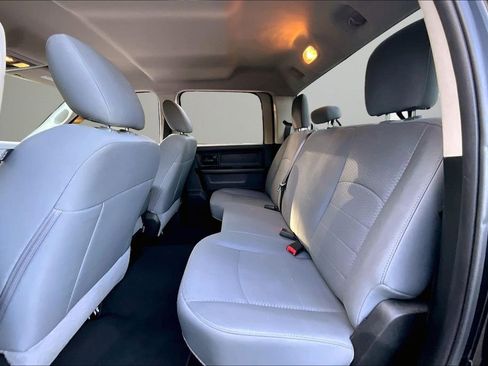 Used 2018 RAM 1500 Express w/ Black Ram 1500 Express Group AWD/4WD image 22