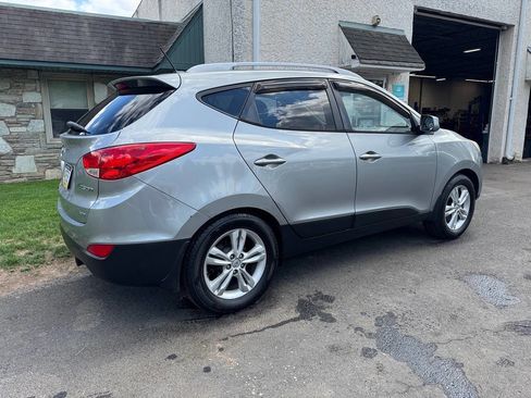 Used 2011 Hyundai Tucson GLS image 5