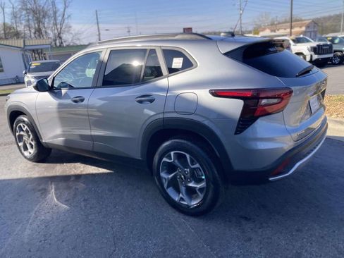 New 2026 Chevrolet Trax LT image 6