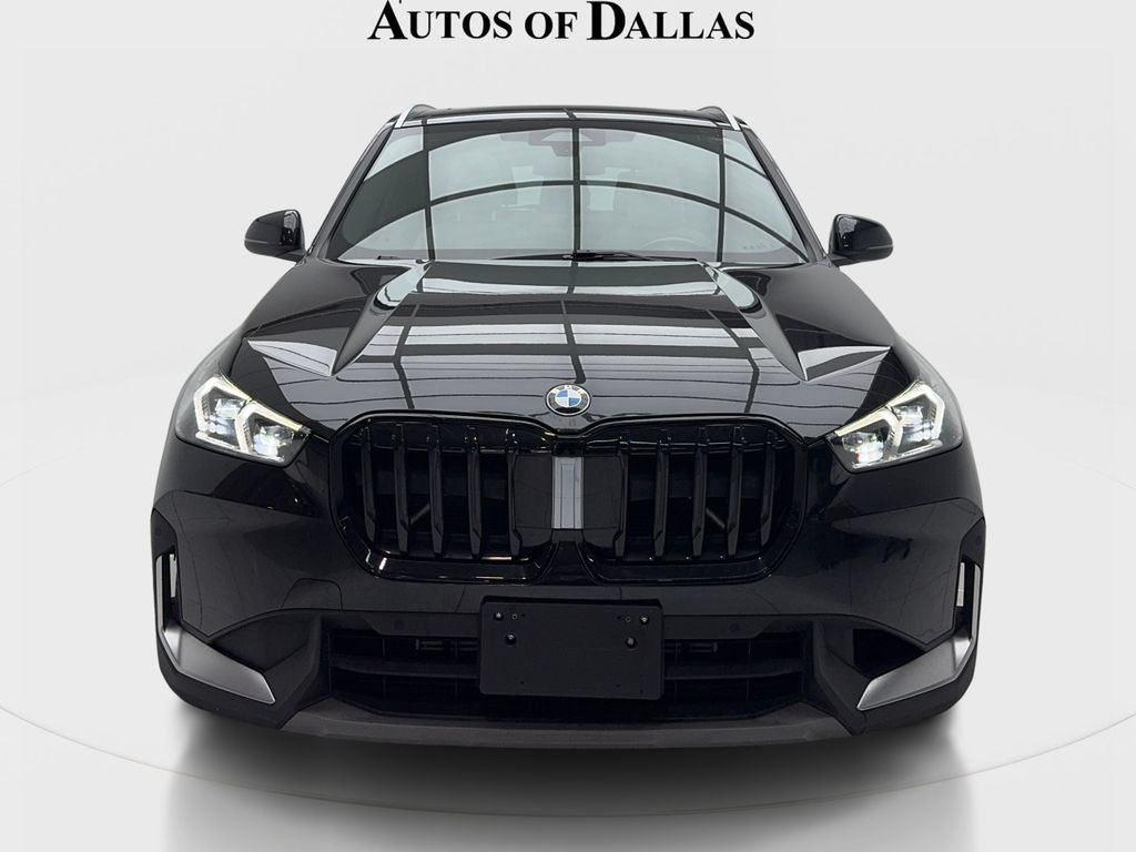 Used 2023 BMW X1 xDrive28i w/ Convenience Package AWD/4WD image 3