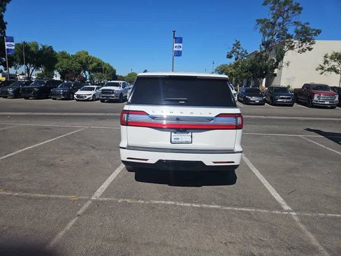 Used 2020 Lincoln Navigator Reserve AWD/4WD image 6