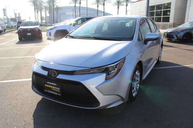 Certified 2025 Toyota Corolla LE FWD image 4