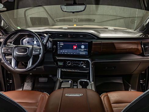 Used 2024 GMC Sierra 3500 Denali Ultimate image 20