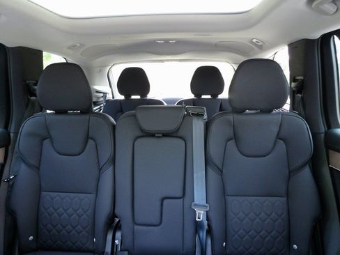 Certified 2025 Volvo XC90 T8 Plus w/ Protection Package Premier AWD/4WD image 18