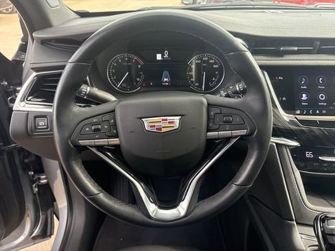 Certified 2025 Cadillac XT6 Premium Luxury FWD image 15