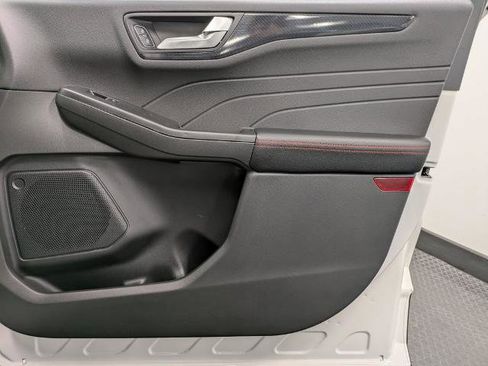 Certified 2025 Ford Escape ST-Line w/ Cold Weather Package image 27