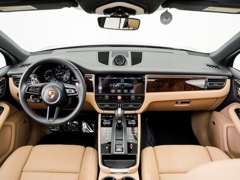 New 2026 Porsche Macan image 22