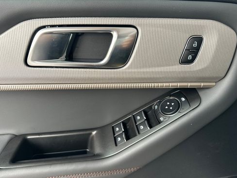 New 2026 Ford Explorer Active w/ Active Comfort Package image 10