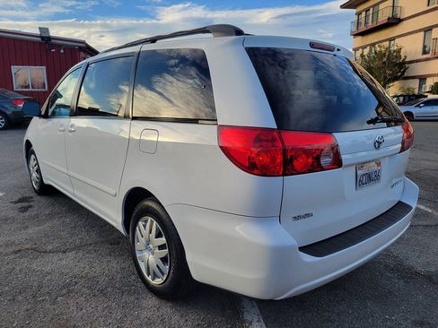 Used 2008 Toyota Sienna LE FWD image 3