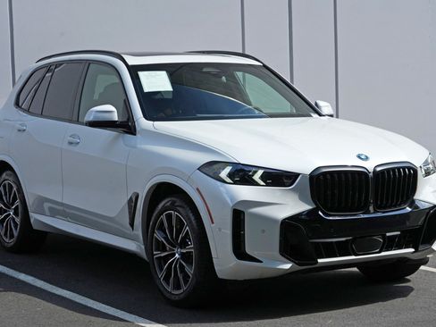 Used 2024 BMW X5 xDrive50e w/ M Sport Package AWD/4WD image 58