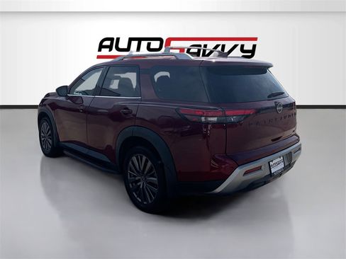 Used 2022 Nissan Pathfinder SL w/ SL Premium Package image 5