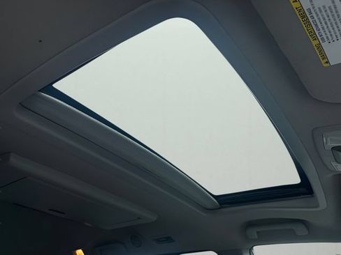 Used 2015 Toyota Sienna XLE Premium AWD/4WD image 21